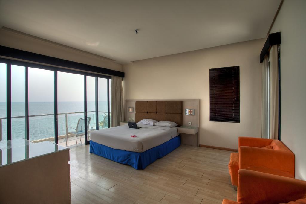 Tanjung Kodok Beach Resort Paciran Номер фото