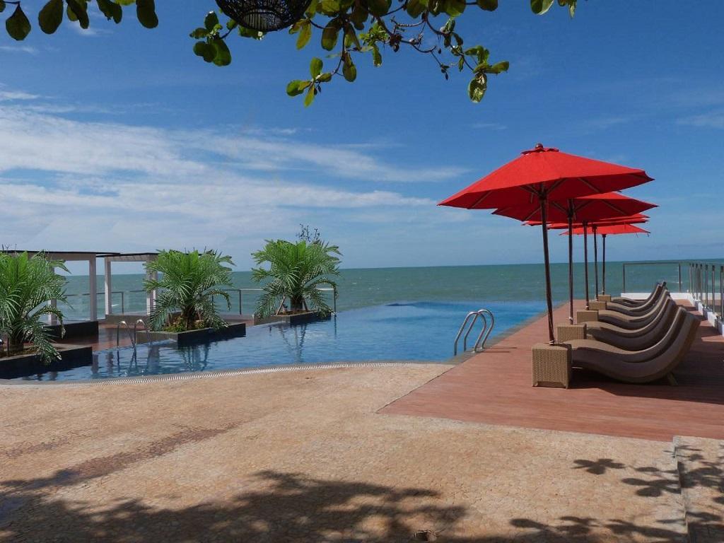 Tanjung Kodok Beach Resort Paciran Экстерьер фото